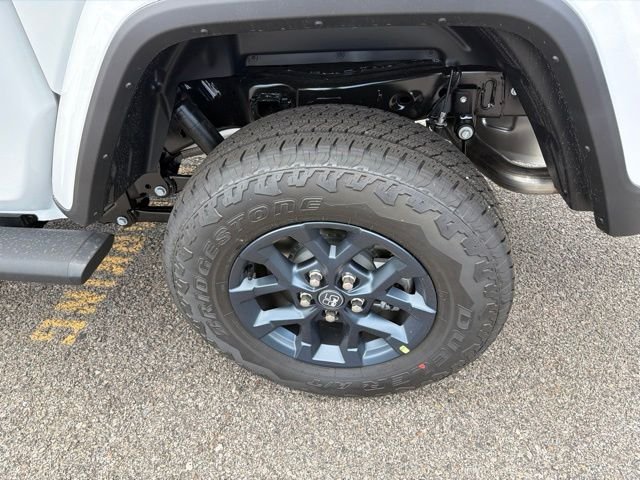New 2026 Bright White Clear-Coat Exterior Paint Jeep 85th Anniversary Edition image 6