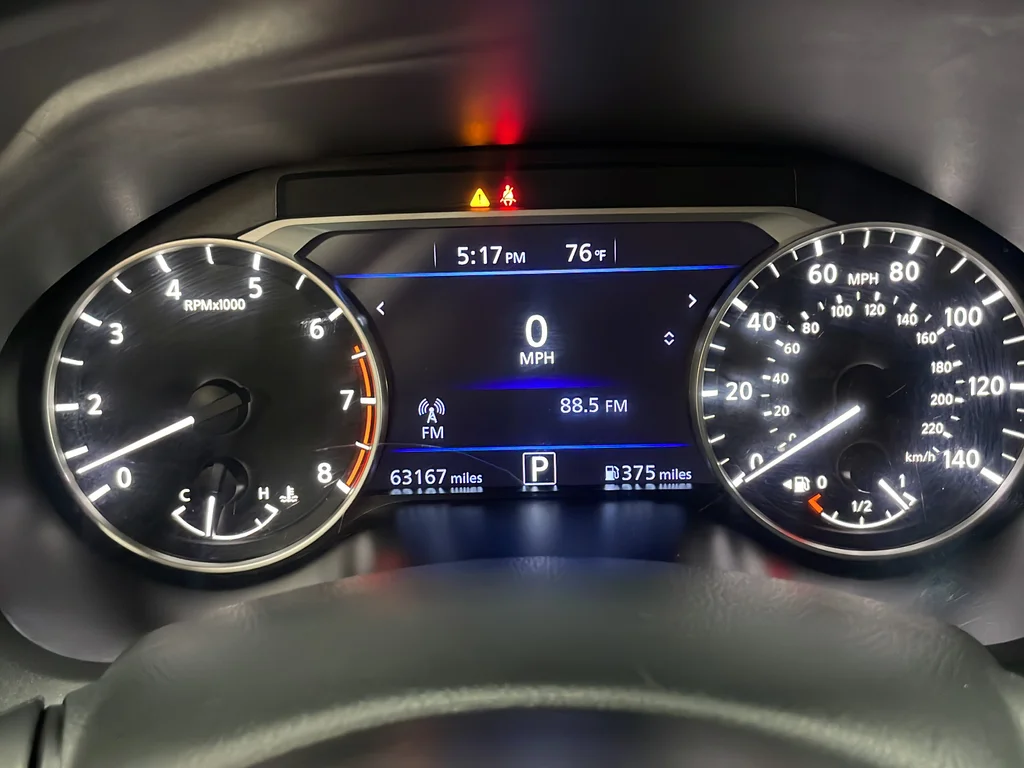 Used 2025 Silver Nissan 2.5 SV image 22