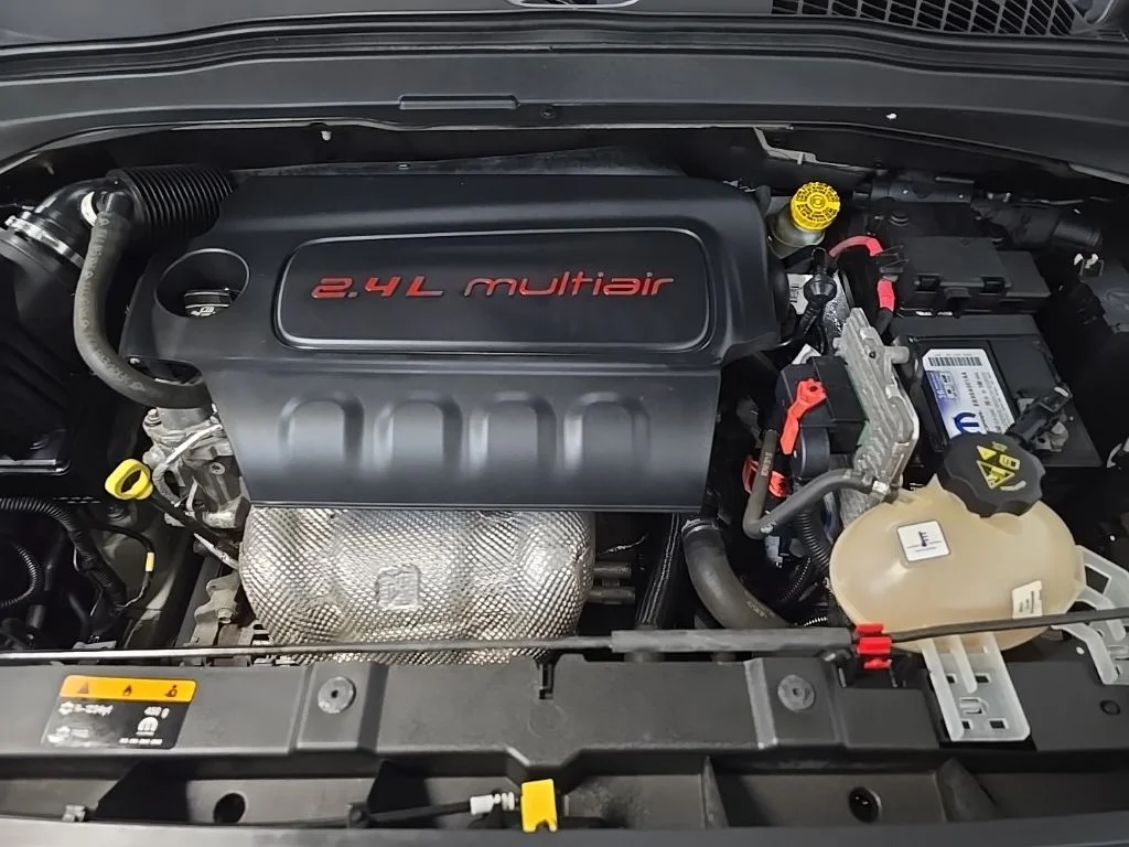 Used 2016 Black Jeep Latitude image 15
