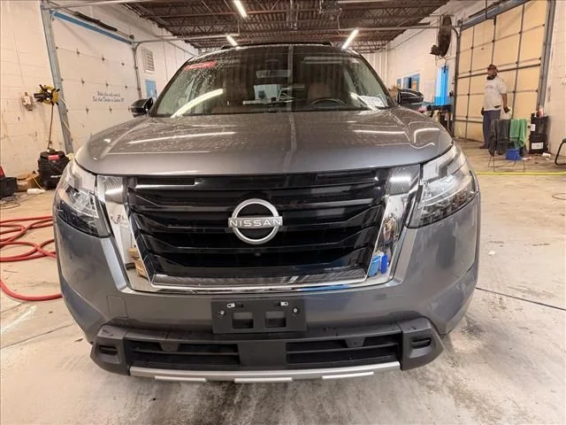 2023 Nissan Pathfinder Platinum - Photo 10
