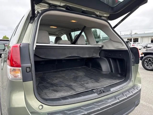 Used 2020 Jasper Green Metallic Subaru Premium image 14