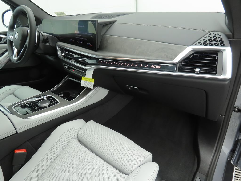 Used 2026 Gray Metallic BMW sDrive40i image 17