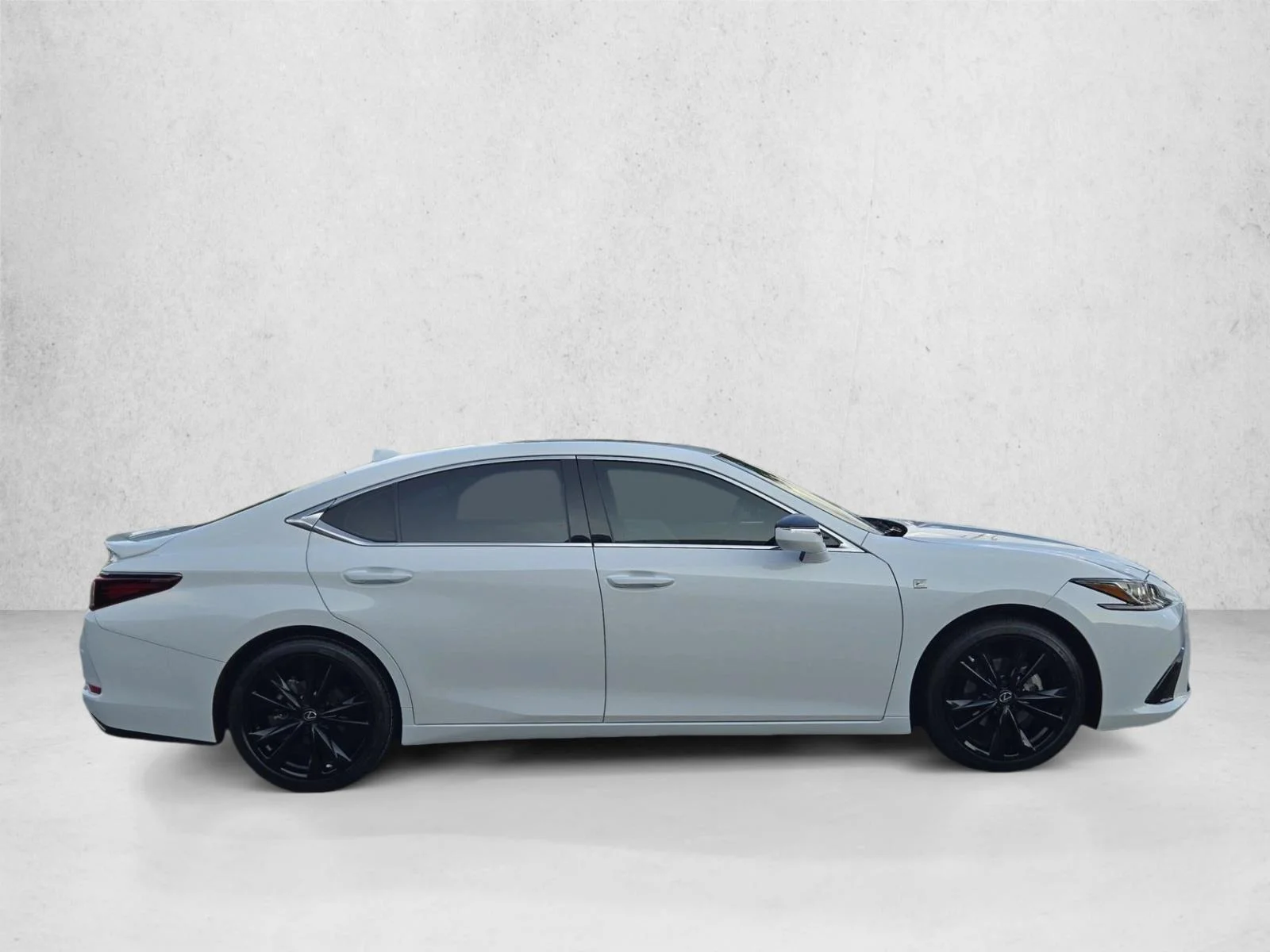 Certified Used 2023 Ultra White Lexus ES 350 F SPORT Handling image 4