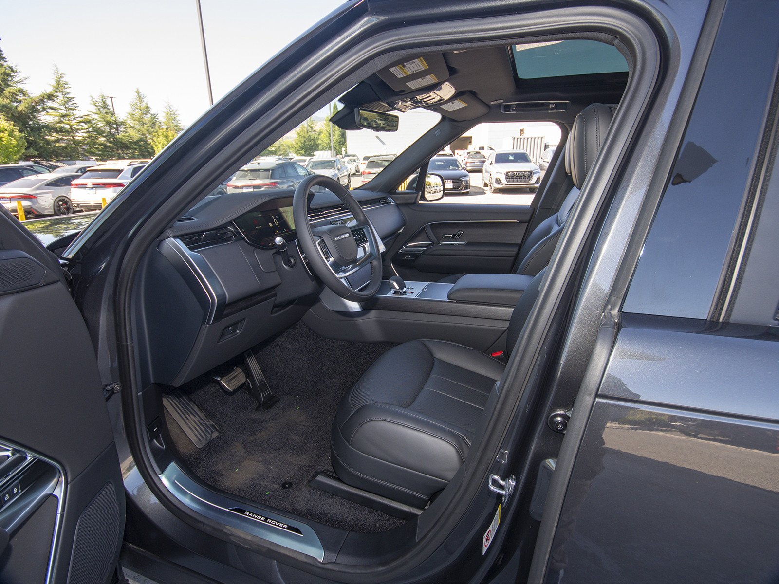 New 2026 Carpathian Grey Land Rover SE image 36