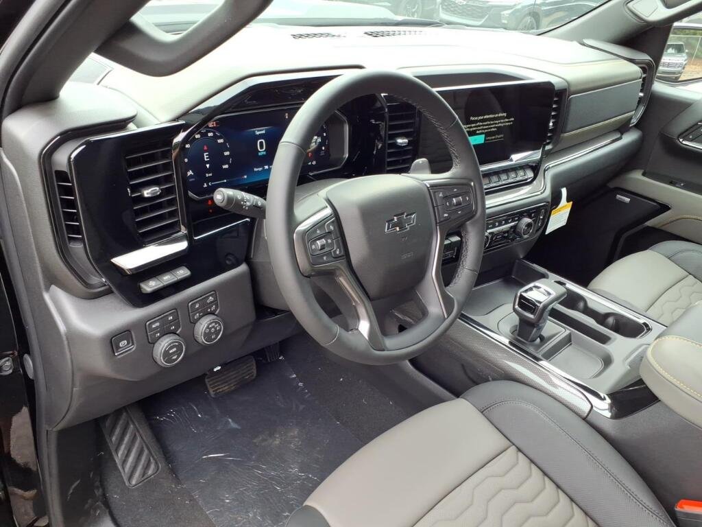 2026 Chevrolet Silverado 1500 ZR2 - Photo 8