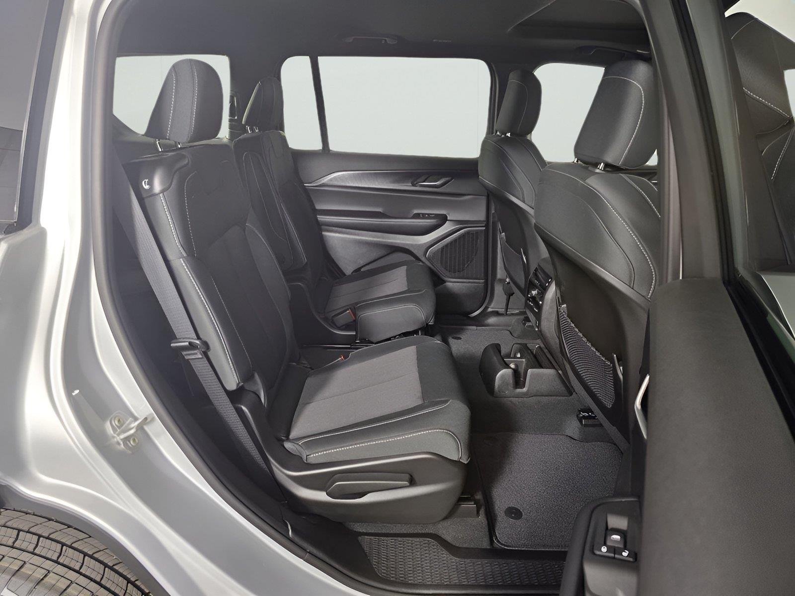 2025 Jeep Grand Cherokee L Laredo - Photo 19
