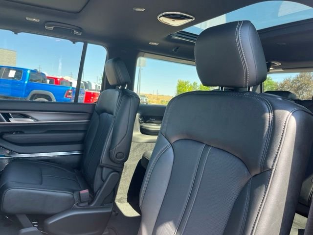 New 2026 High Gloss Black Jeep Summit Obsidian image 17