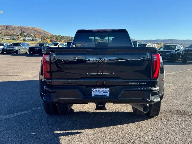 Used 2026 Onyx Black GMC Denali Ultimate DRW image 4