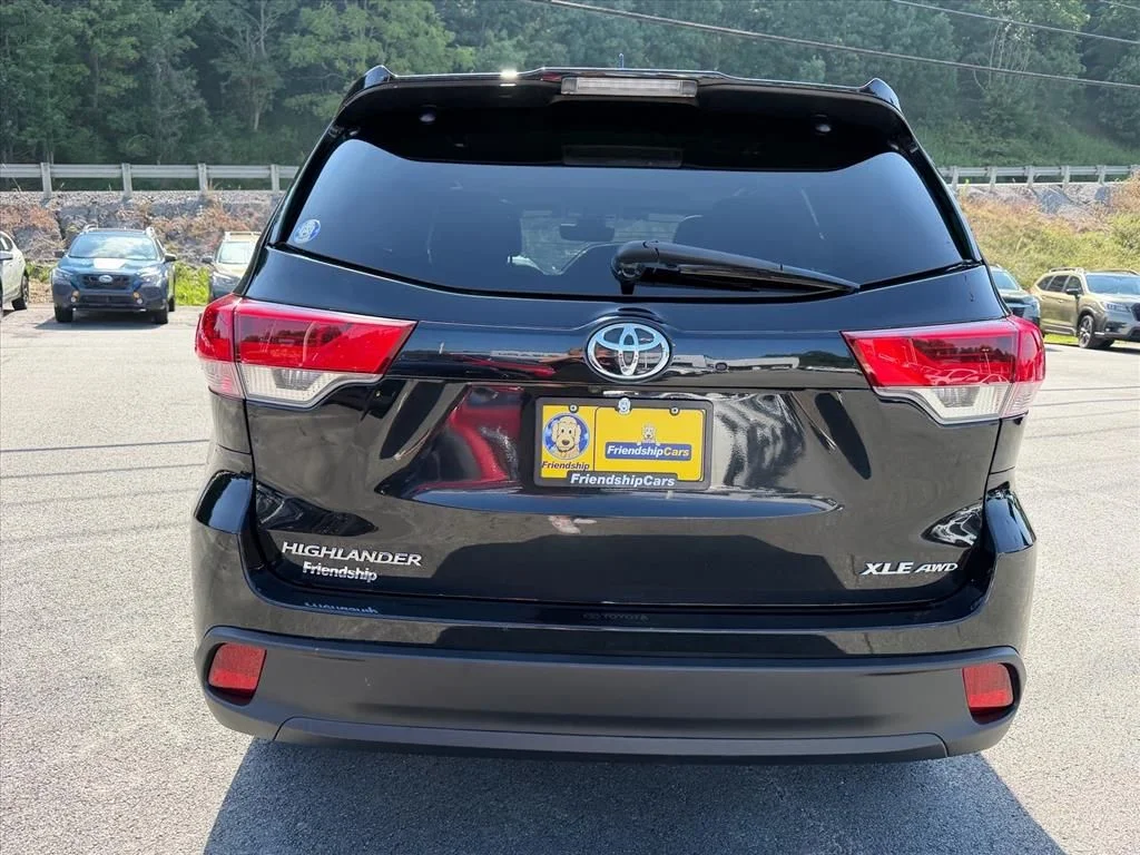 Used 2017 Black Toyota XLE image 6