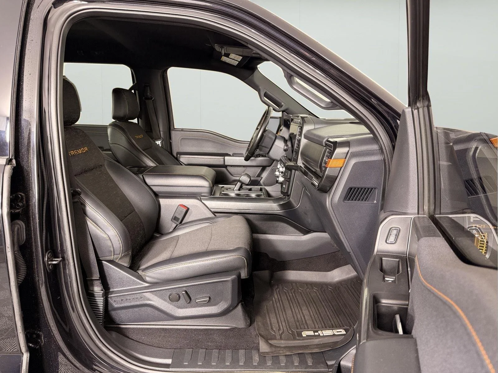 Used 2023 Agate Black FORD TREMOR image 22