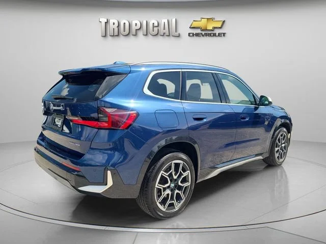 Used 2023 Blue BMW xDrive28i image 5