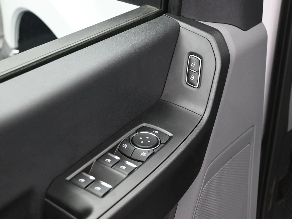 2026 Ford F-350 Super Duty XL - Photo 9