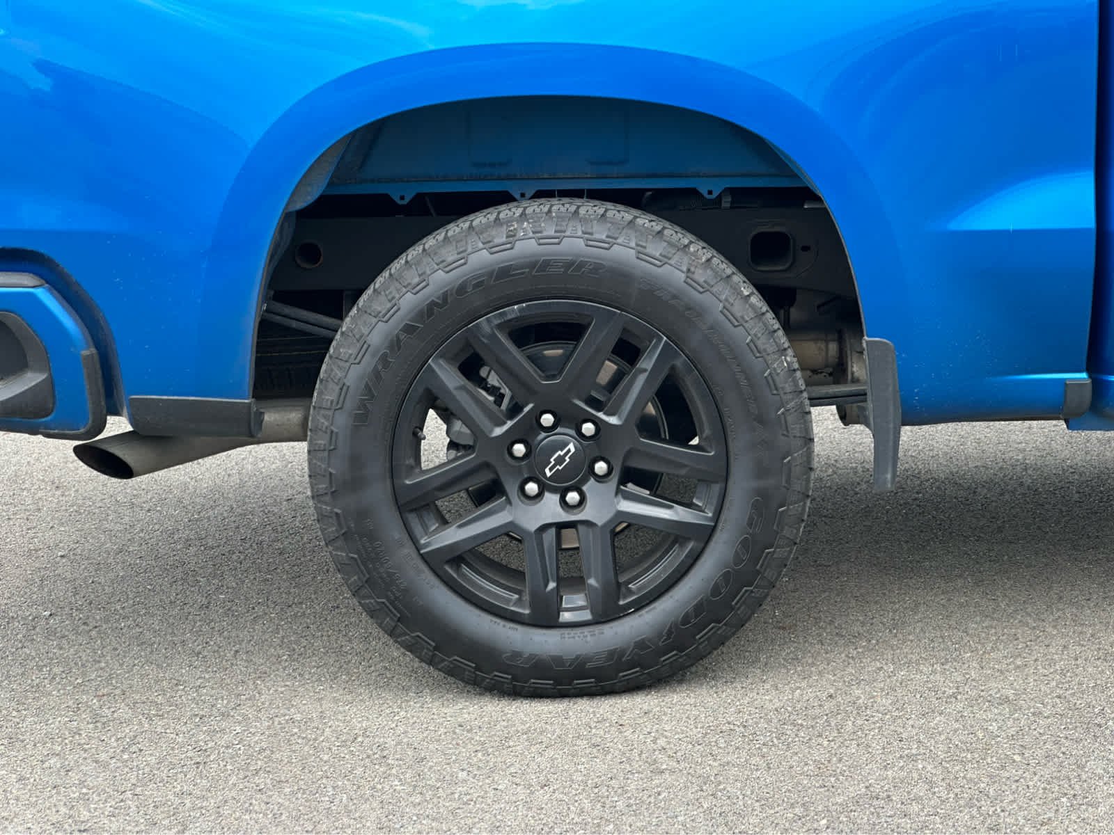 Used 2022 Glacier Blue Metallic Chevrolet Custom image 23