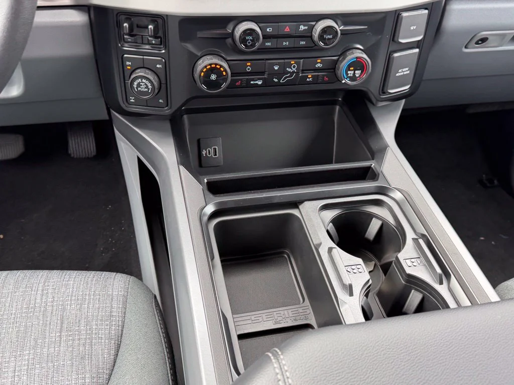 New 2027 Carbonized Gray Metallic Ford F-250® XLT image 21