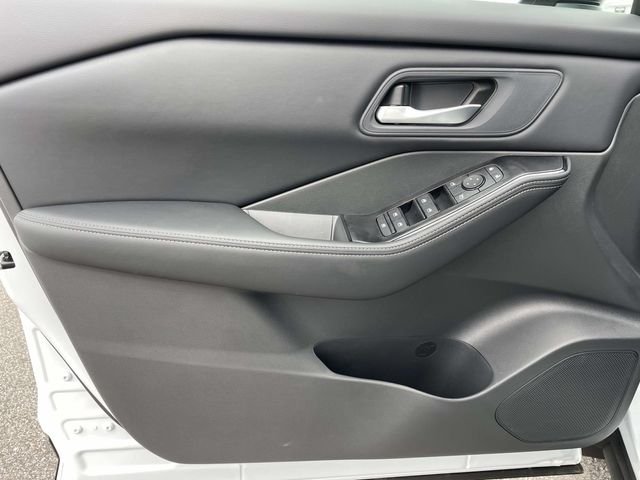 New 2026 Everest White Pearl TriCoat Nissan SV image 16