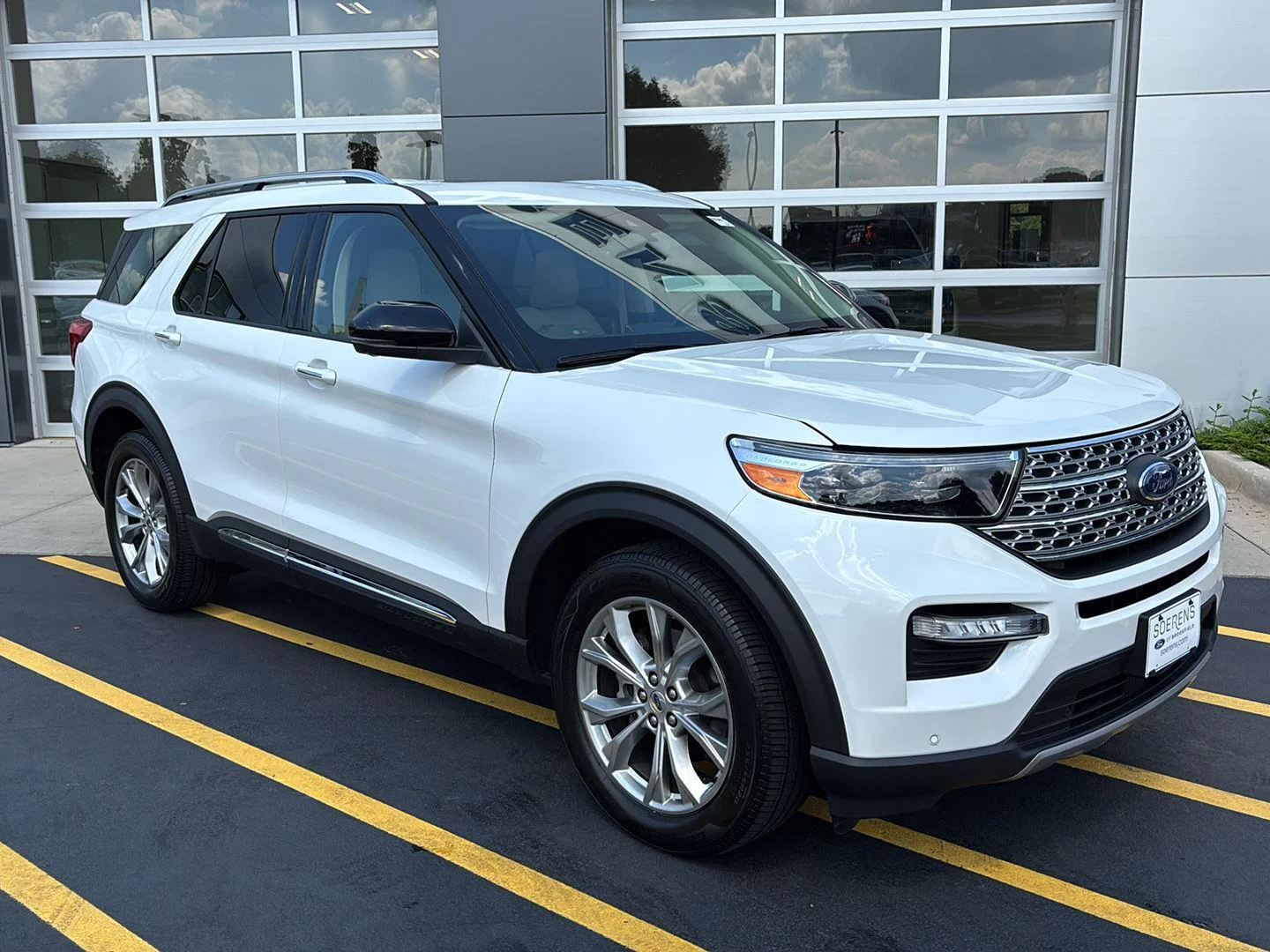 Used 2020 Star White Metallic Tri-Coat Ford Limited image 2