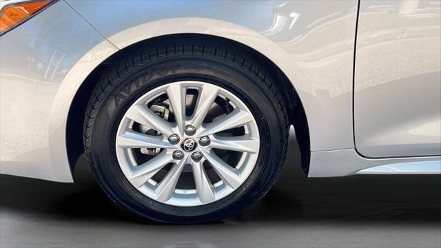 Certified Used 2025 CLASSIC SILVER METALLIC Toyota  image 25