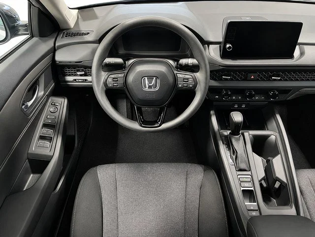 New 2026 White Honda SE image 17