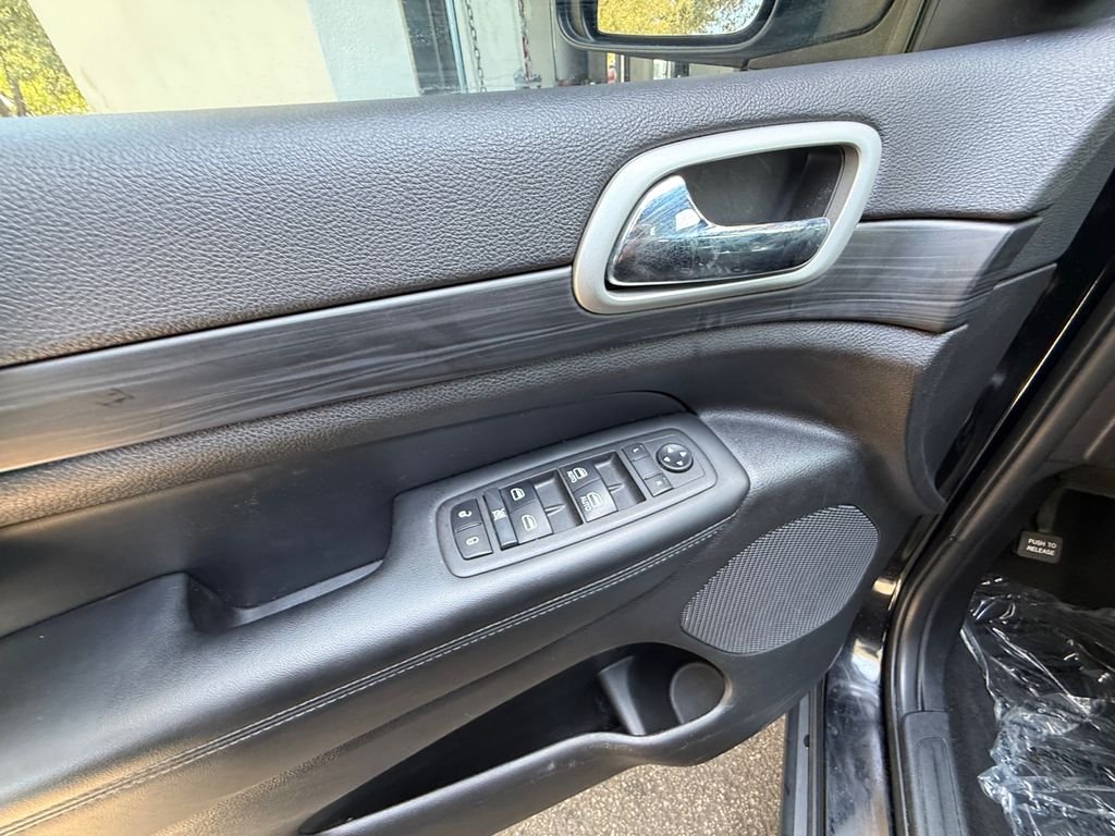 Used 2021 Black Jeep Laredo E image 11