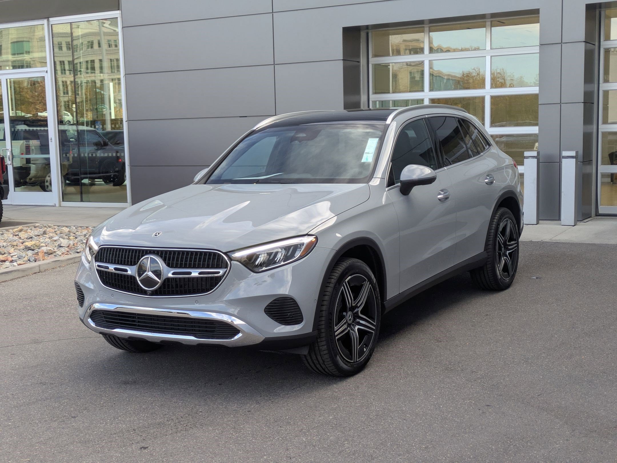 New 2026 MANUFAKTUR Alpine Grey Mercedes-Benz GLC 300 image 8