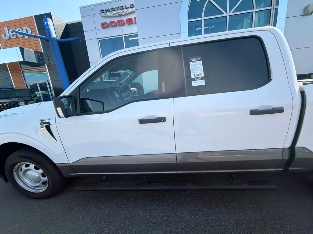 Used 2021 White Ford XLT image 24
