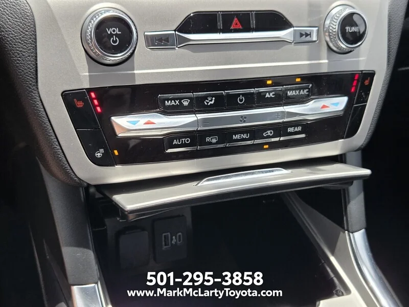 Used 2024 Black Metallic FORD XLT RWD image 20