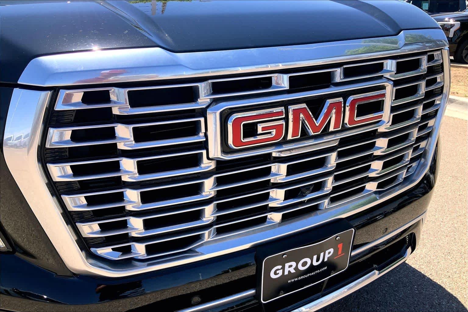 Used 2025 Onyx Black GMC Denali image 37