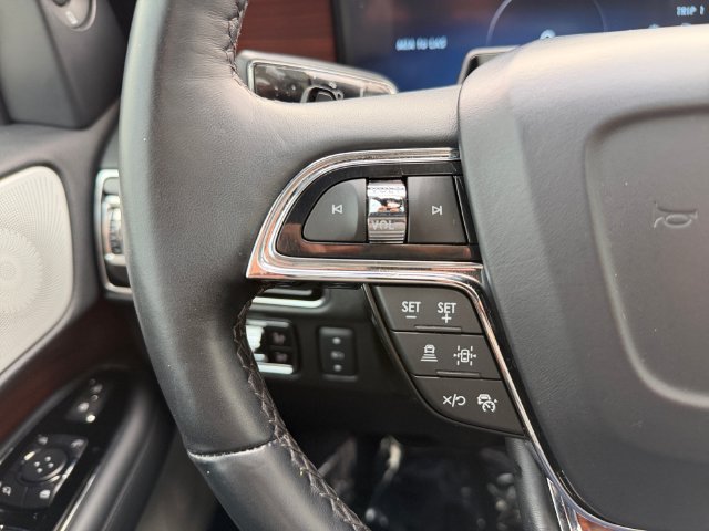 Used 2023 Black Lincoln Reserve image 23
