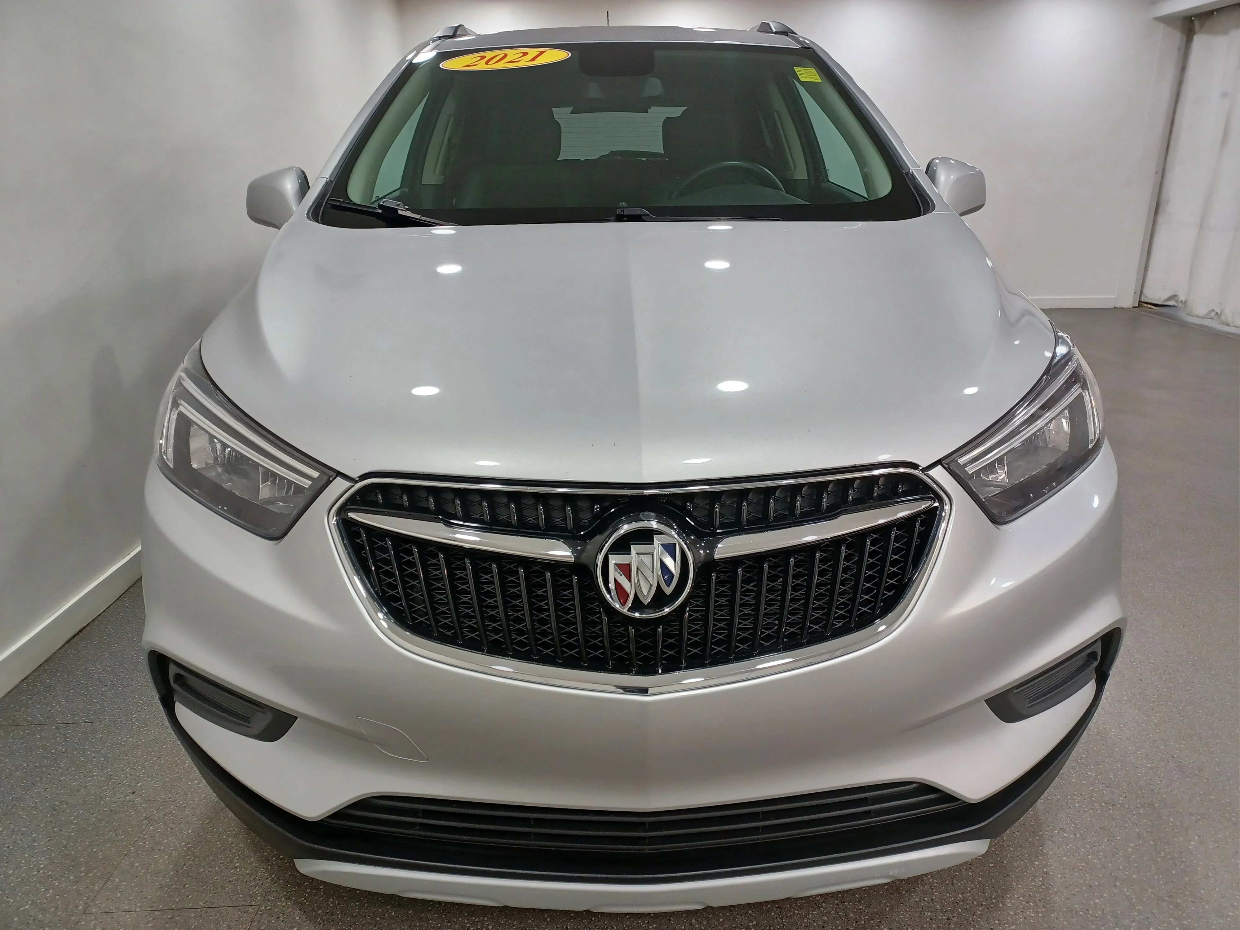 Certified Used 2021 Quicksilver Metallic Buick Preferred*Remote Start | Blind Spot Detection | Park Assist | Roof Rails image 3