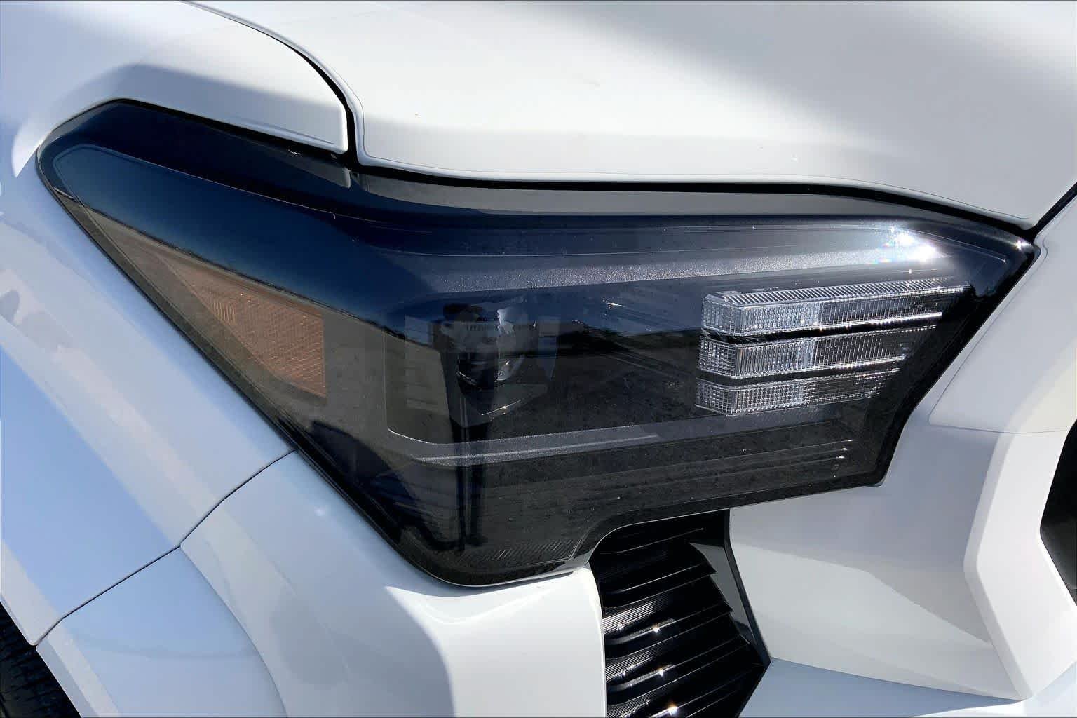 Used 2026 Ice Cap Toyota SR5 image 27