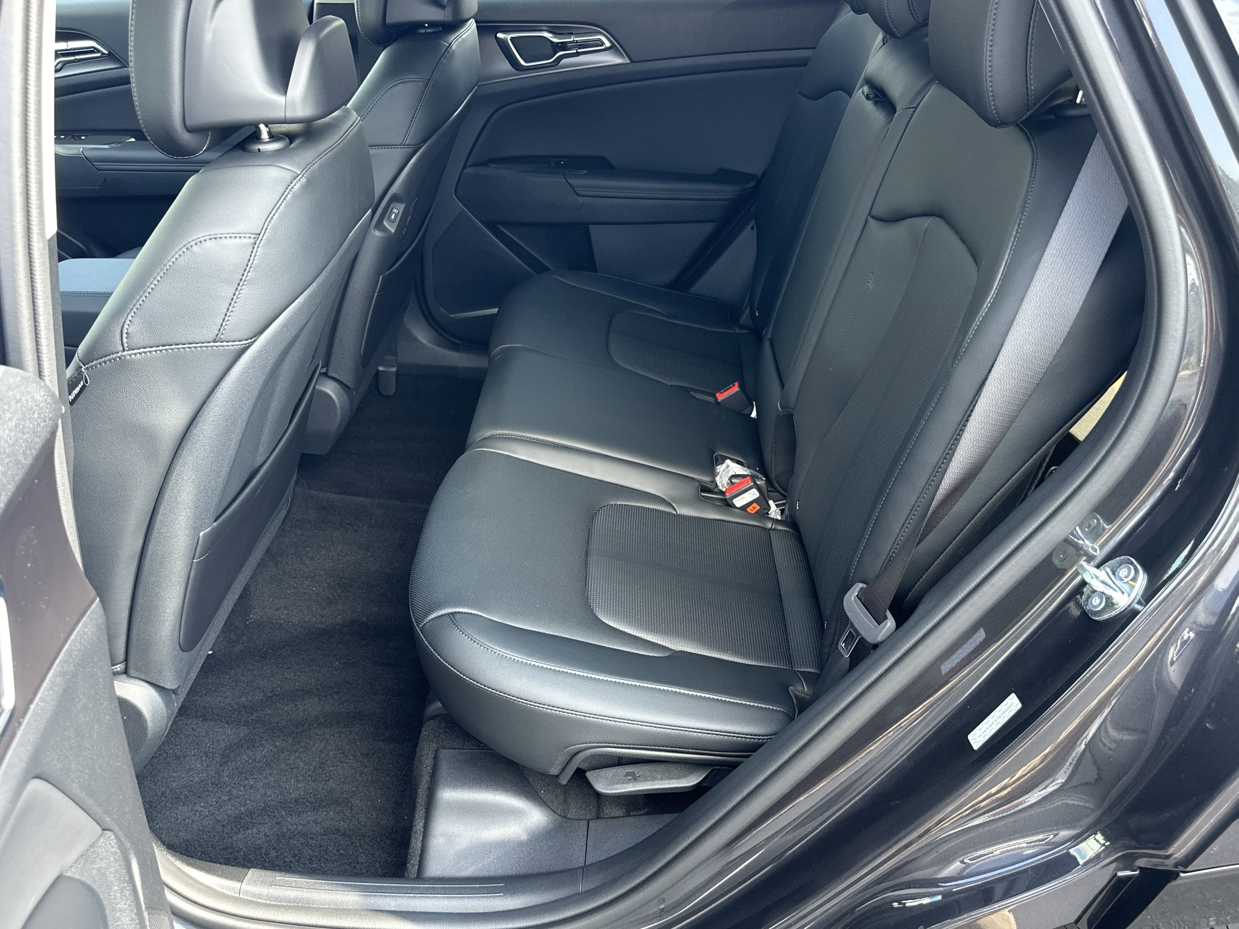 2026 Kia Sportage SX - Photo 23