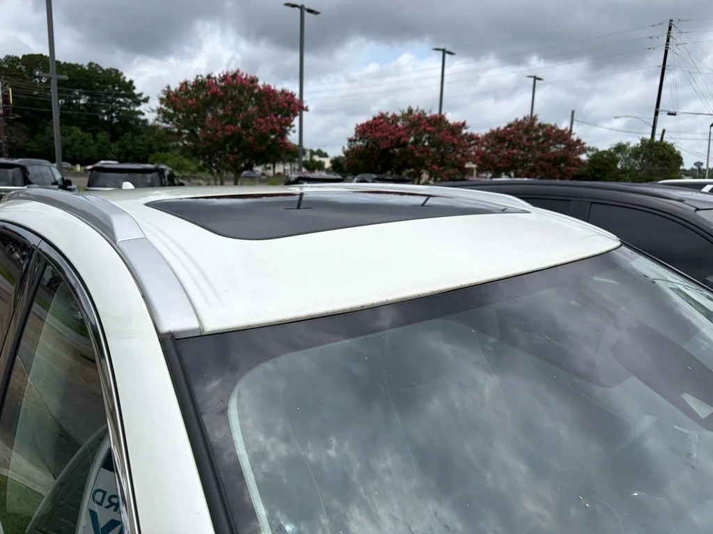 Used 2020 White INFINITI LUXE image 6