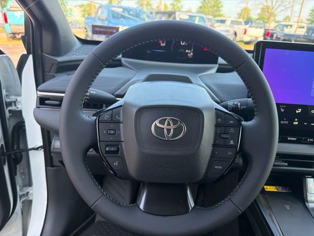 New 2026 Wind Chill Pearl <sup>1</sup> Toyota  SE image 15