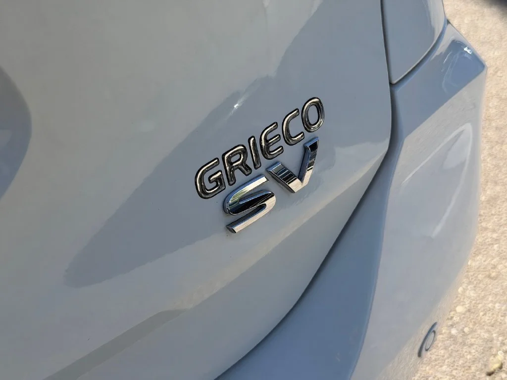 Used 2019 White Nissan SV image 15