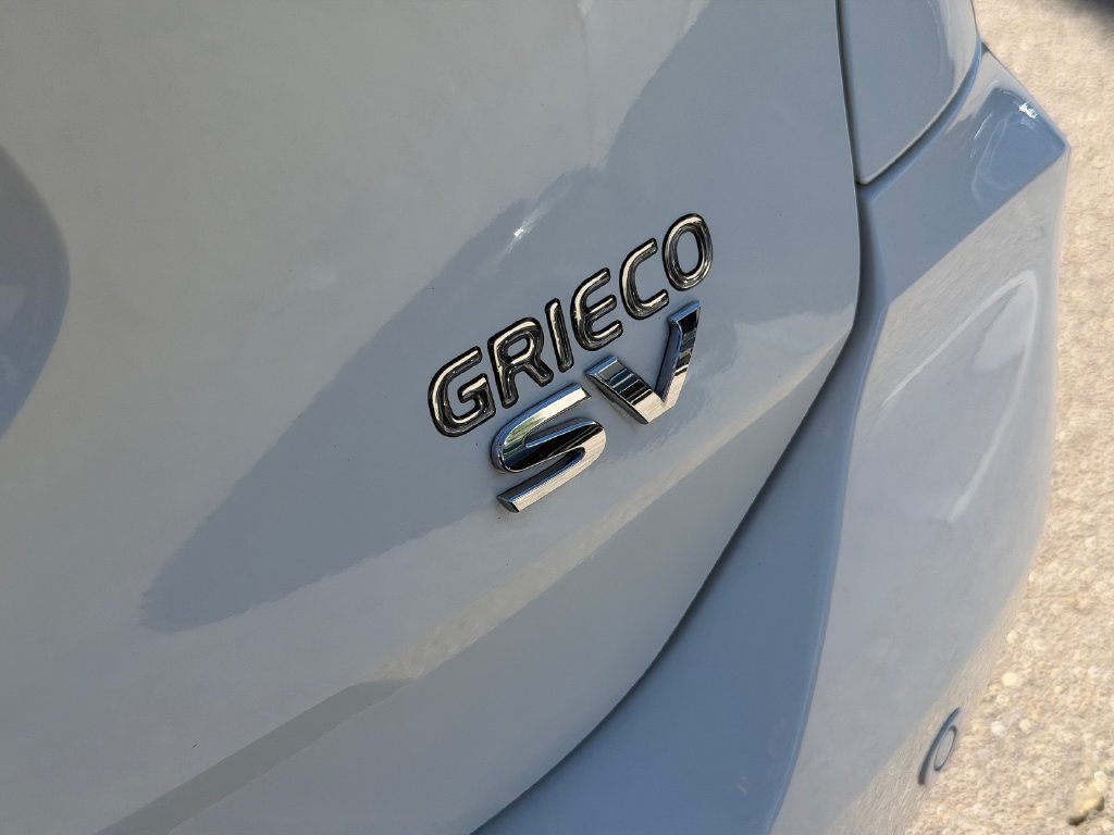 Used 2019 White Nissan SV image 15
