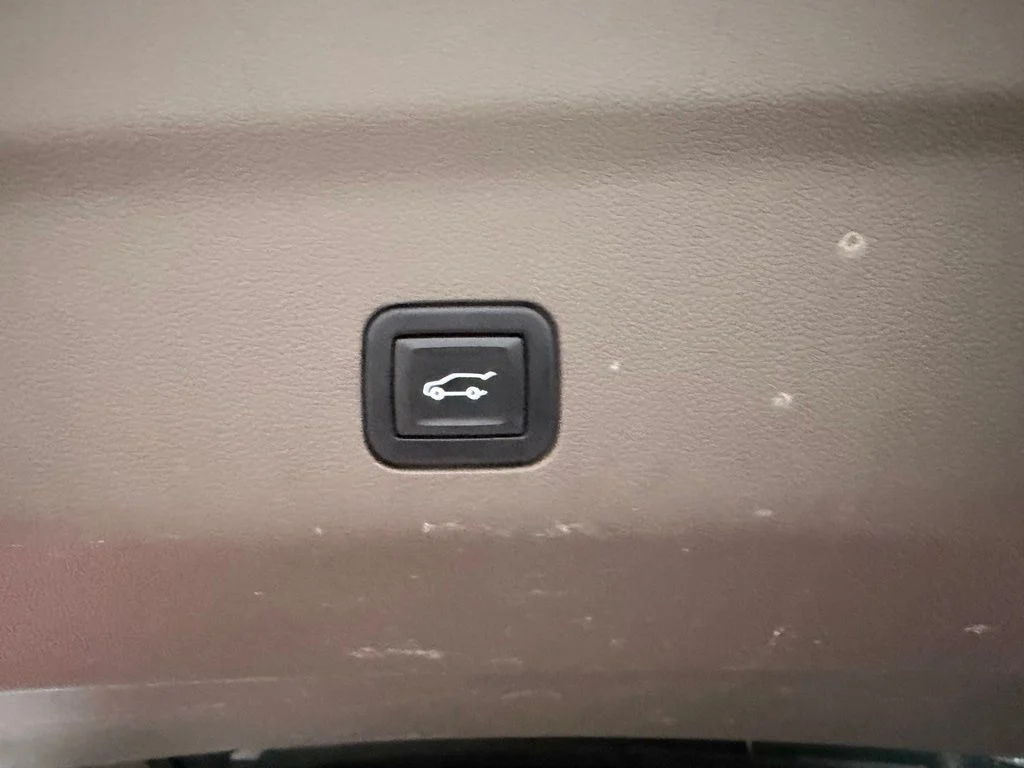 Used 2021 White Frost GMC Denali image 47