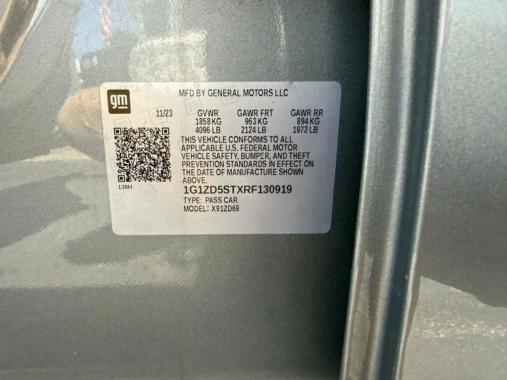 Used 2024 Gray Chevrolet LT image 34