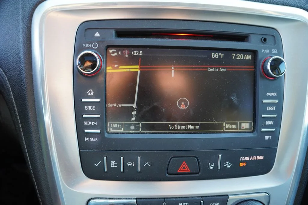 Used 2016 White Frost Tricoat GMC SLT-1 image 6