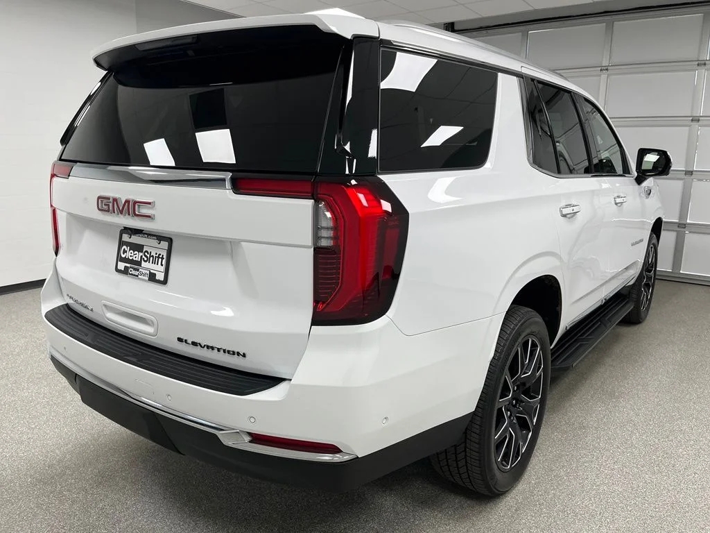 Used 2025 White GMC Elevation image 10