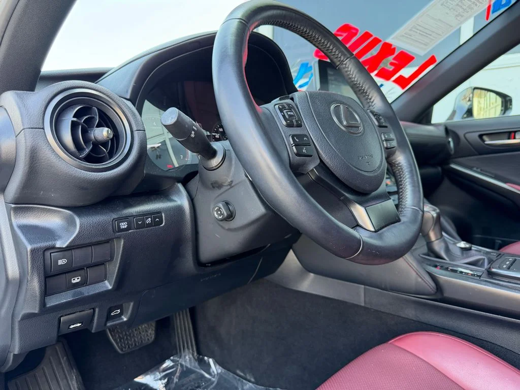 Used 2023 White Lexus 300 image 13