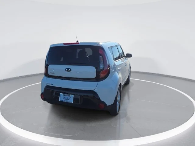 Used 2016 White Kia Plus image 8