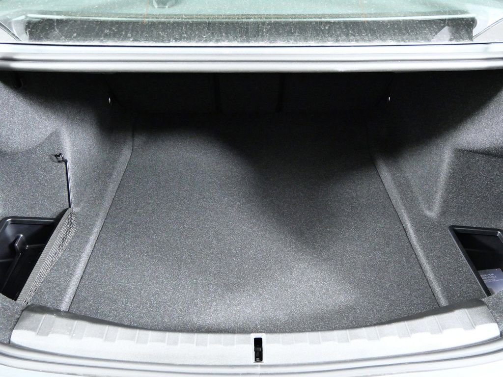 2026 BMW 3 Series 330i - Photo 27