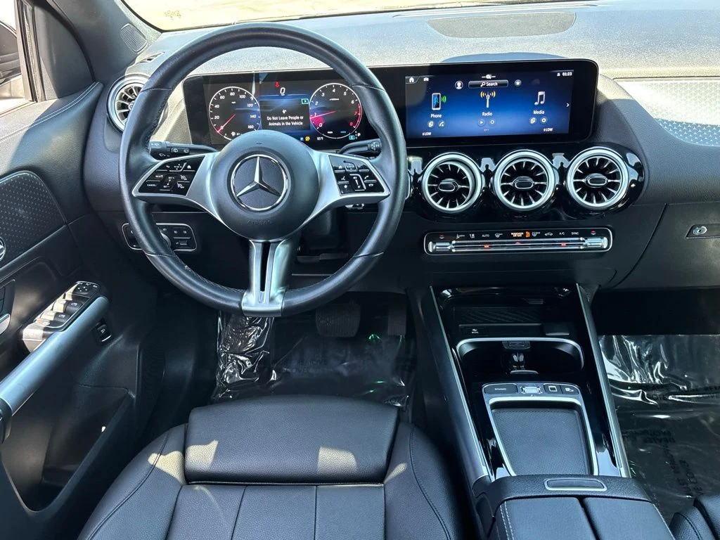 Used 2025 Black Mercedes-Benz GLA 250 image 22