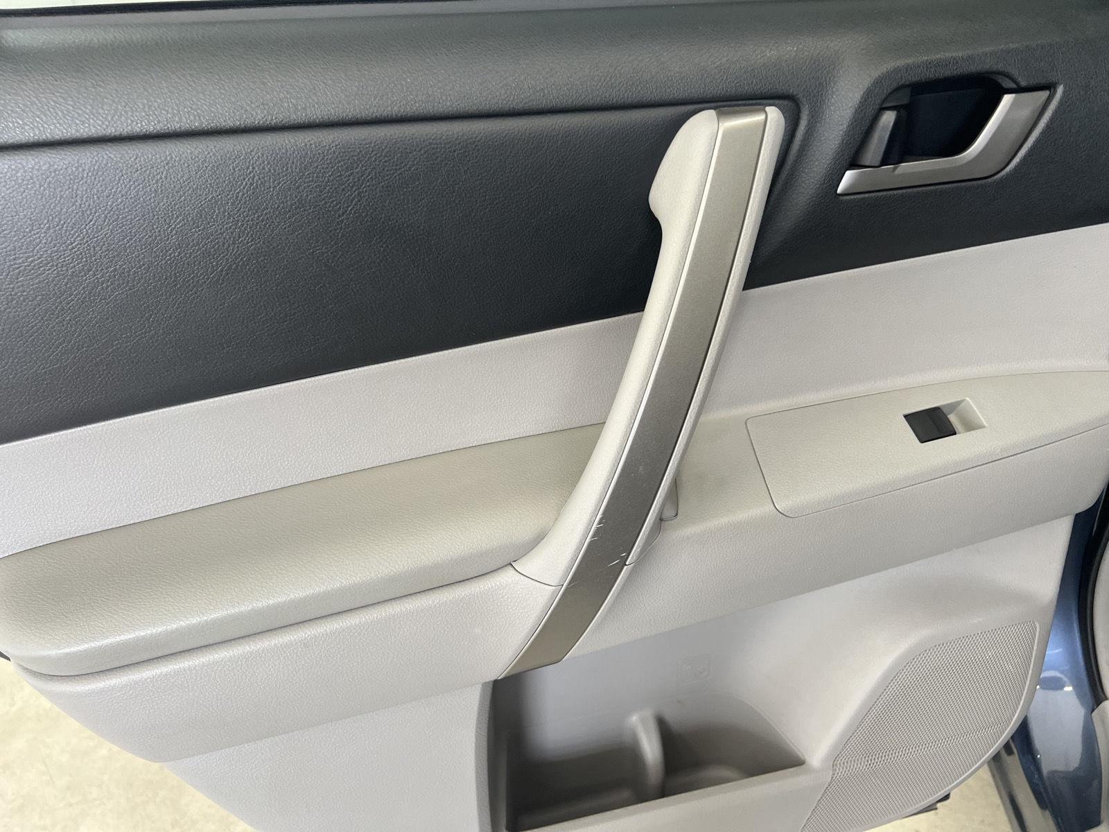 Used 2013 Shoreline Blue Pearl Toyota SE image 28