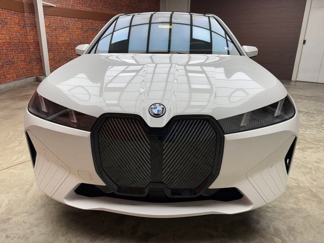 2026 BMW iX 60 - Photo 8