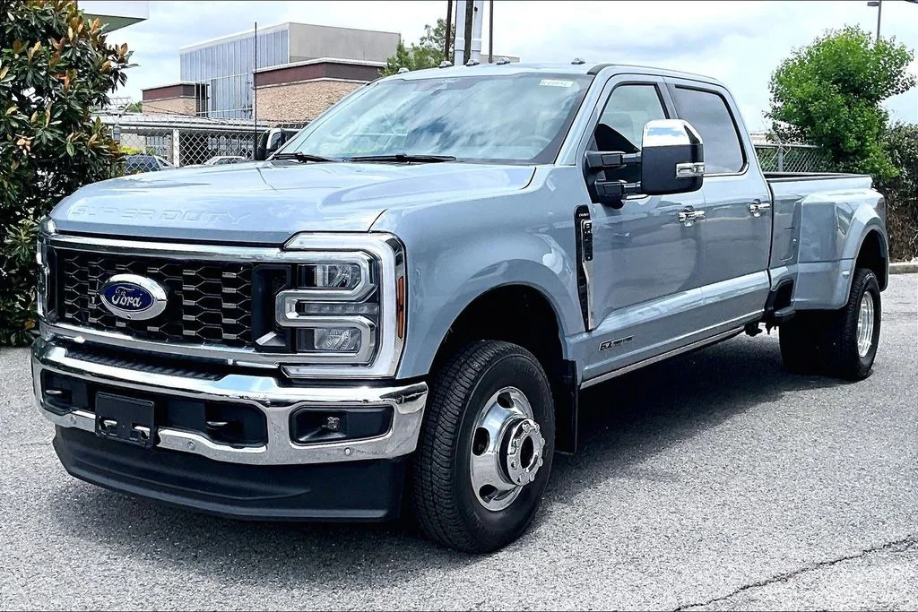 2026 Ford F-350 Lariat 4x4 Crew Cab 8' Box DRW's photo