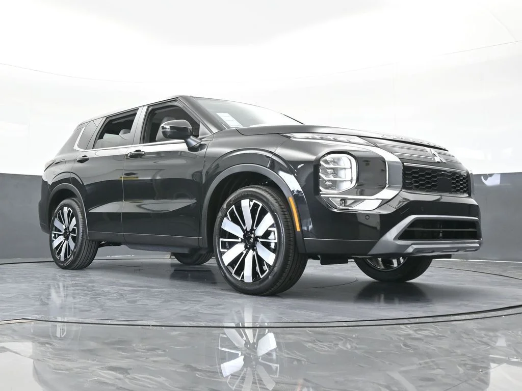 New 2026 Black Diamond Mitsubishi SE image 67