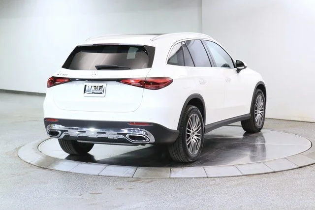 2025 Mercedes-Benz GLC Base - Photo 11
