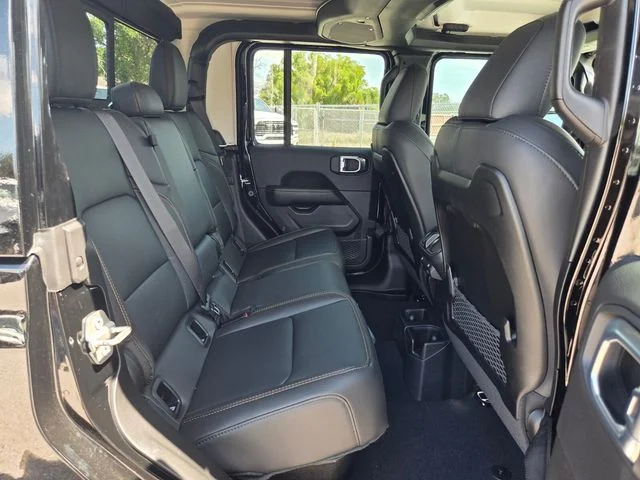 New 2026 Black Clear-Coat Exterior Paint Jeep Sahara image 19