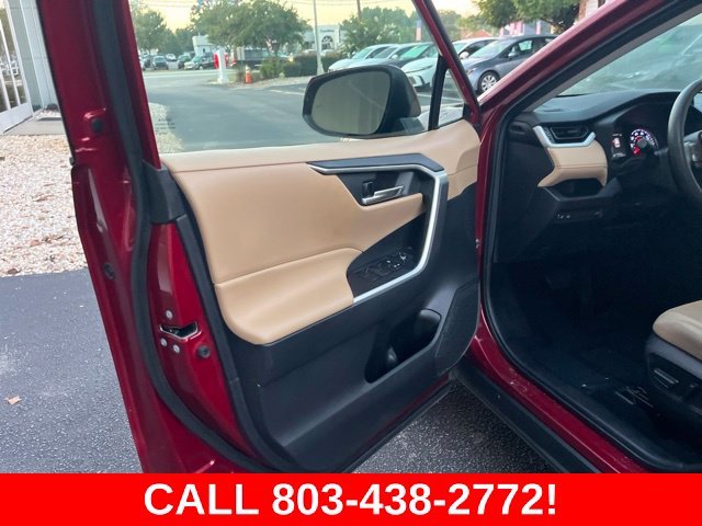 Used 2020 Red Toyota XLE image 5